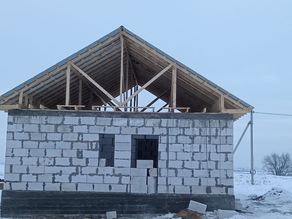 Бригада закрываем крыш домов