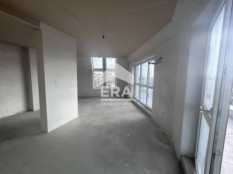 Продава се Тристаен апартамент в Варна, ЖП Гара - 149 кв.м за 1651 €/кв.м - Снимка #3