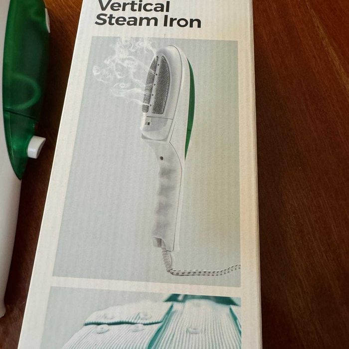 Fier de calcat vertical cu aburi nou