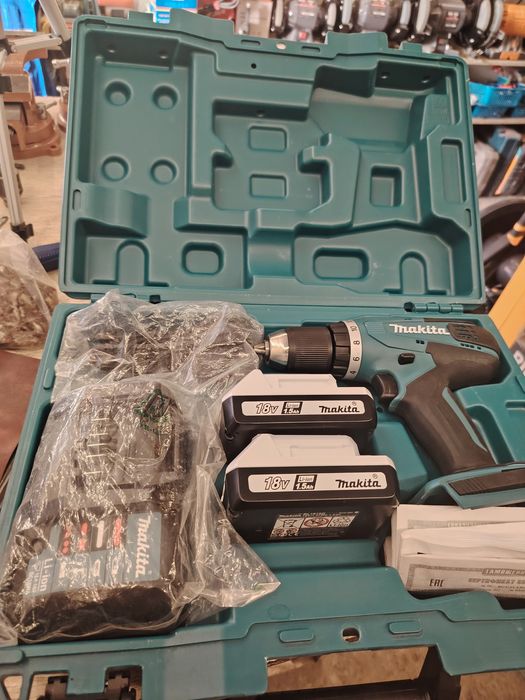 Макита Шурупаёрт DF457D