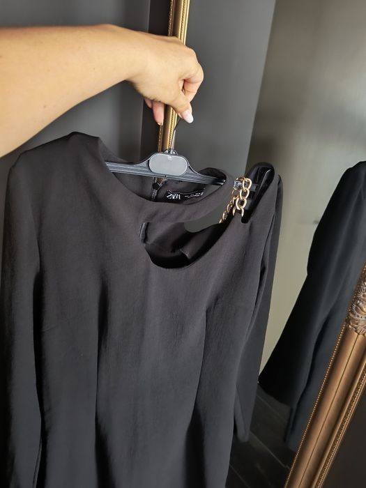 Rochie Zara cu detaliu pe umăr