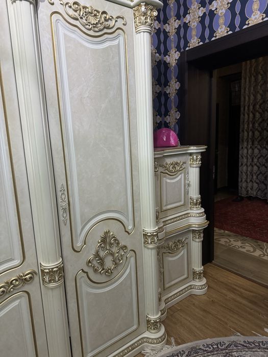 Срочно спальный гарнитур