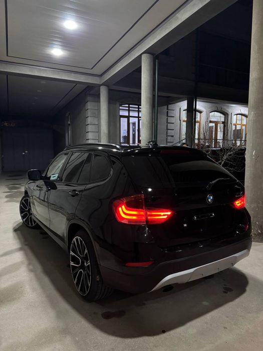 Bmw Х1 2 литр матор хдриве 2011 год