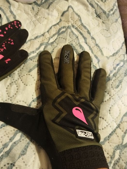 Чисто нови!!! Ръкавици