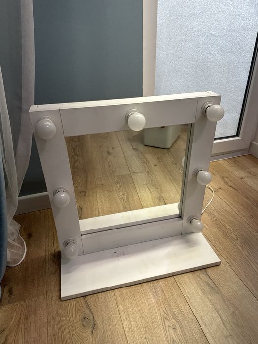 Продам зеркало для визажиста