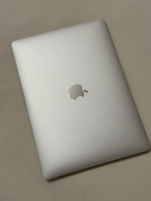 2019 MacBook Pro 13, 8 GB, 128 GB