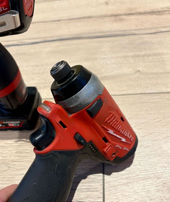 Milwaukee комплект