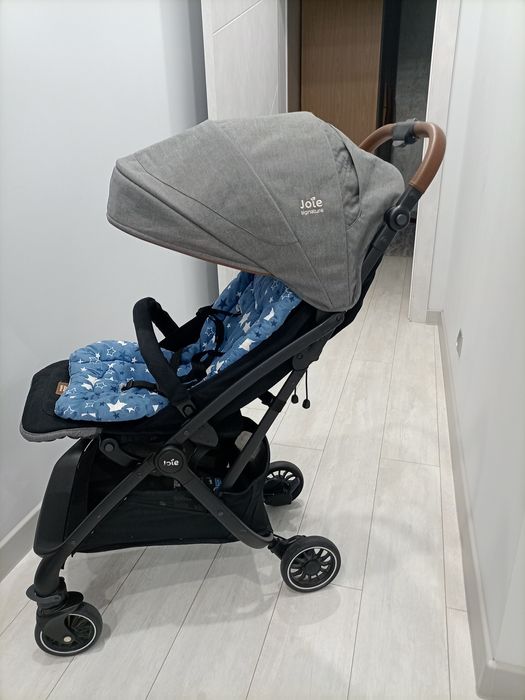 Продам детскую коляску Jolle