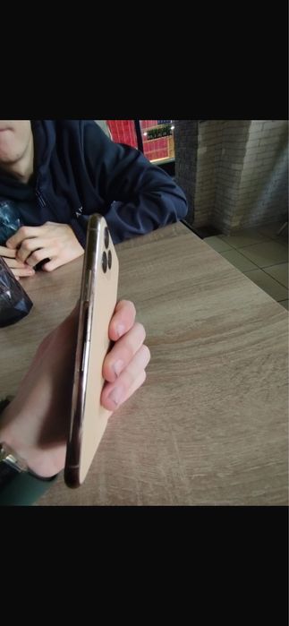 Айфон 11 про срочно продам