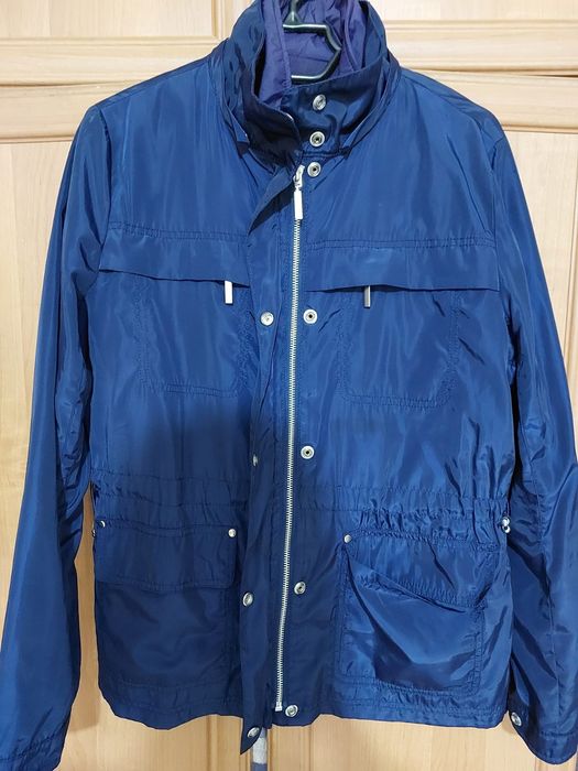 куртка-ветровка в идеальном состоянии