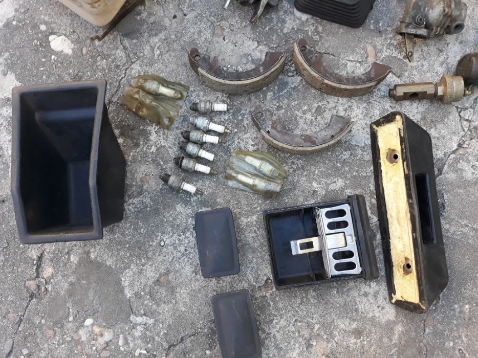 Piese dacia 1310 1410 si 1300,scrumiera,pompa benzina,butoane, bobină