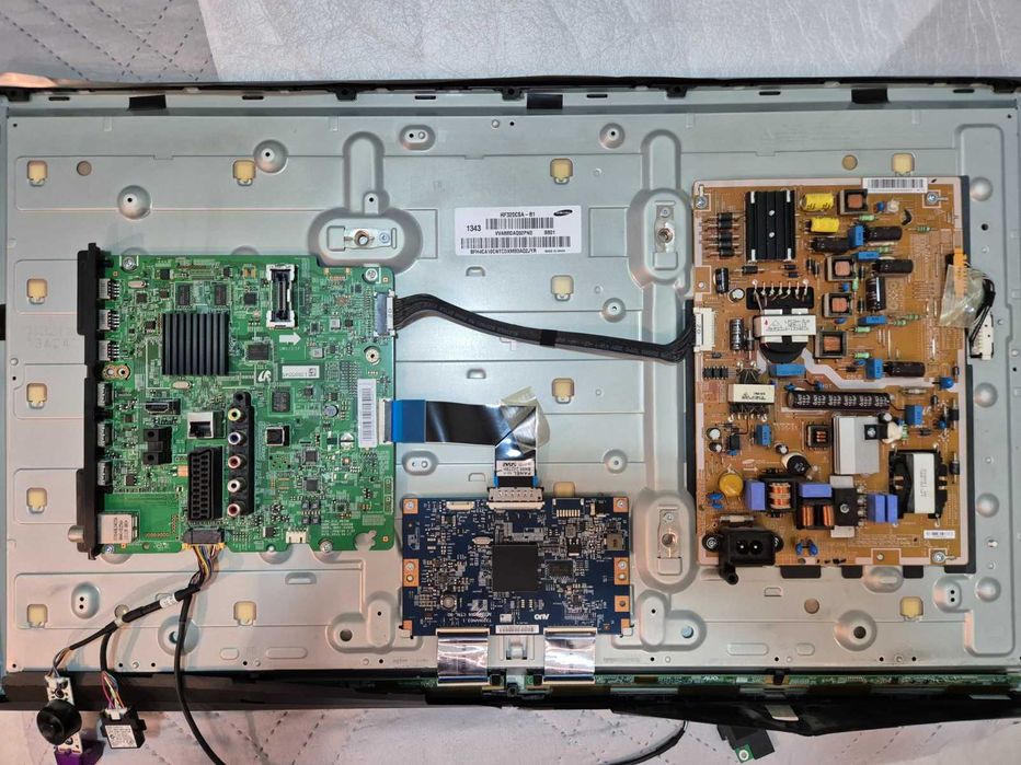 SAMSUNG  UE32F6400AW  за части