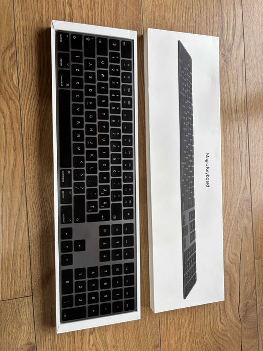 astatură Apple Magic Keyboard Bluetooth – cu keypad numeric Space Gray