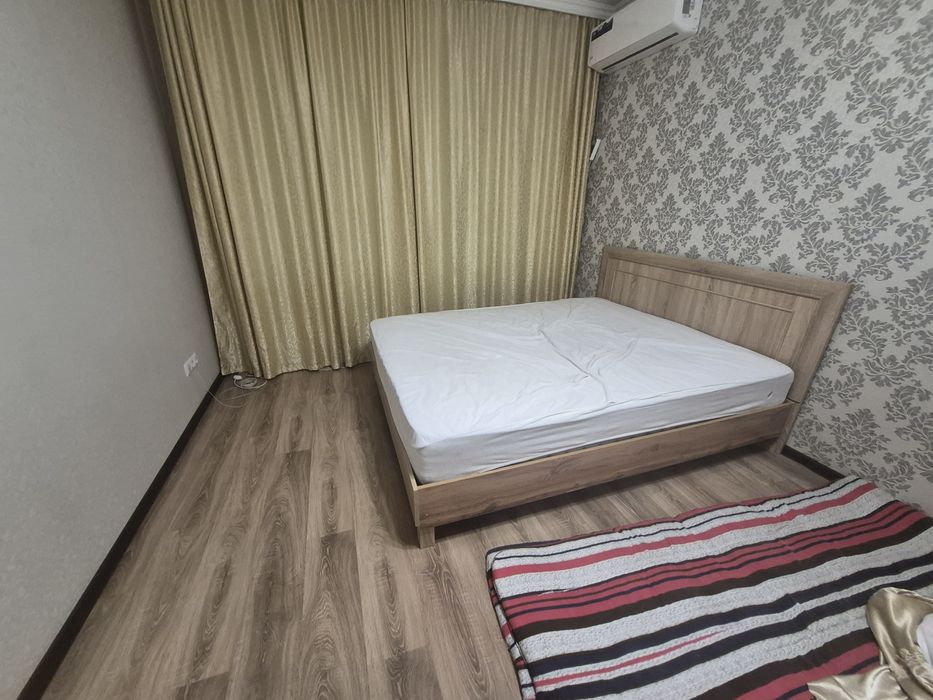 Продам двуспальную кровать