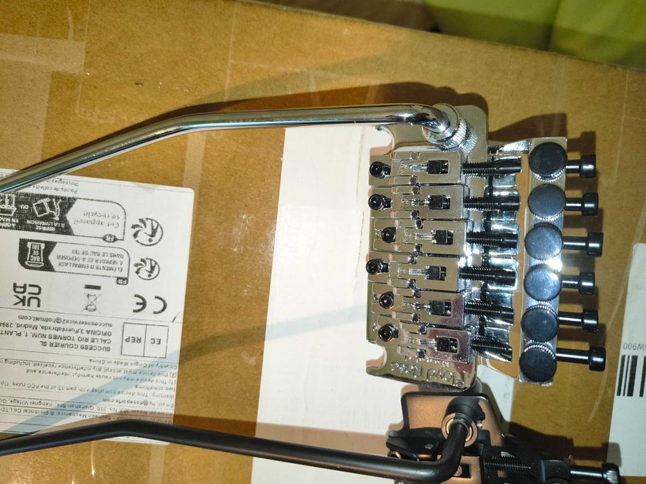 Floyd rose tremolo