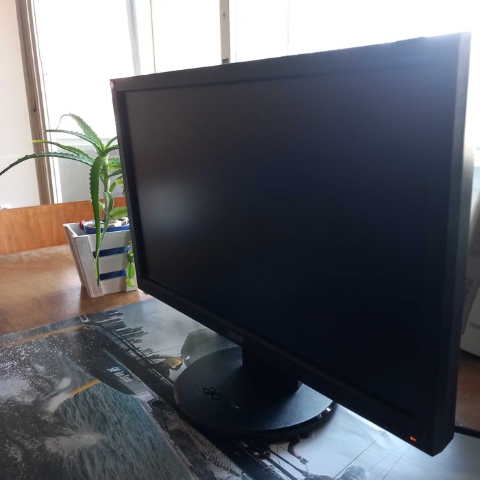 LCD монитор ACER wide