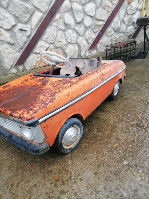 Ретро москвич с педали