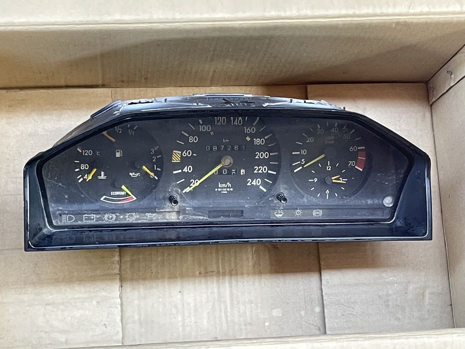 Запчасти на Мерседес W124.