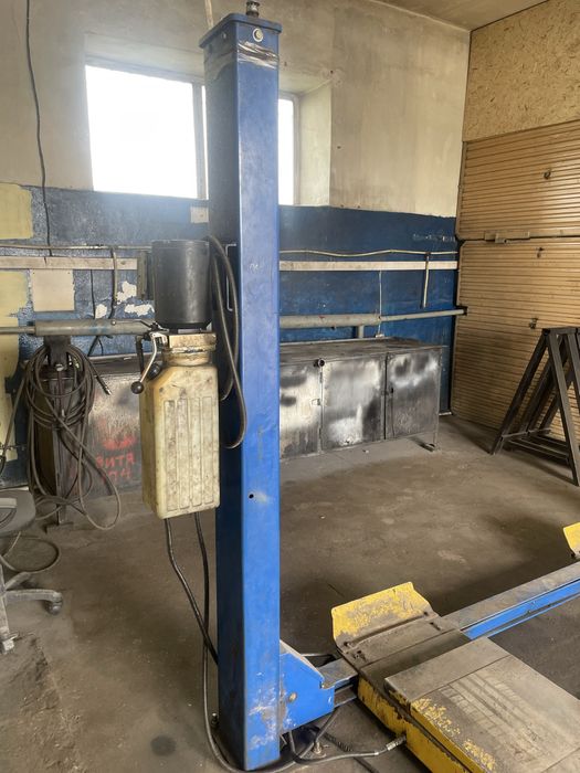 Подъемник гидравлический