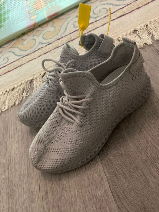 Кроссовки новый