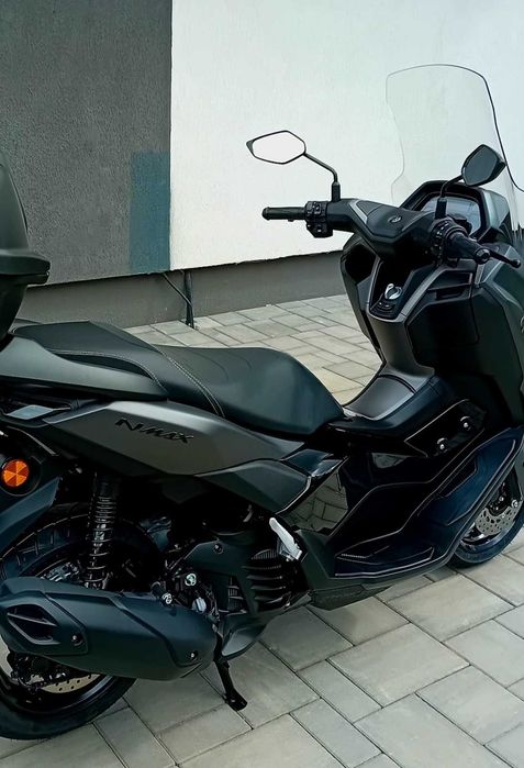 Scooter Yamaha Nmax modelul Tech Max 125 cc