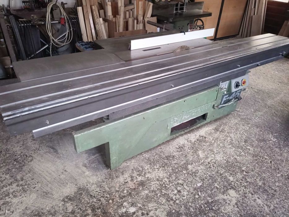 Utilaje tamplarie circular cu masa mobila