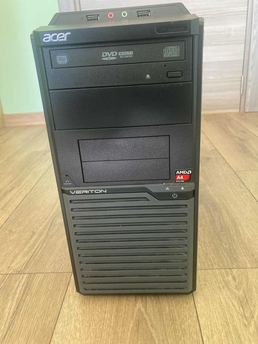 Продавам настолен компютър Acer Veriton