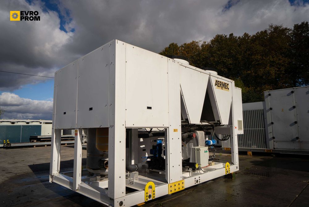 Chiller răcit cu aer AERMEC NRB0800 L | chiller 200 kw pret | Outlet | air cooled chiller for sale