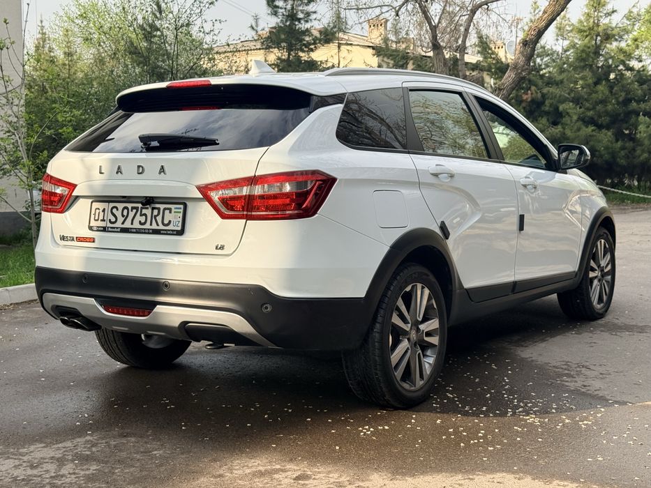 Продается Lada Vesta SW Cross. Родная краска