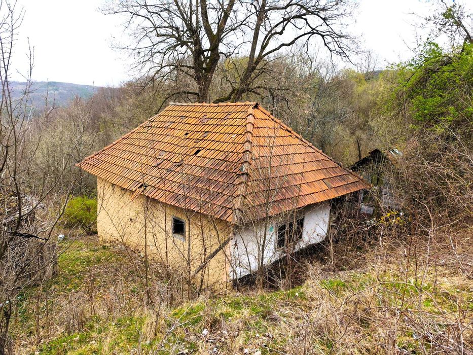 Proprietate autentica in natura - 6,3 ha teren - casa traditionala- Boiu de sus, jud. Hunedoara
