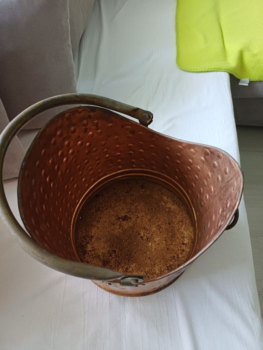 Медно ведро за вода