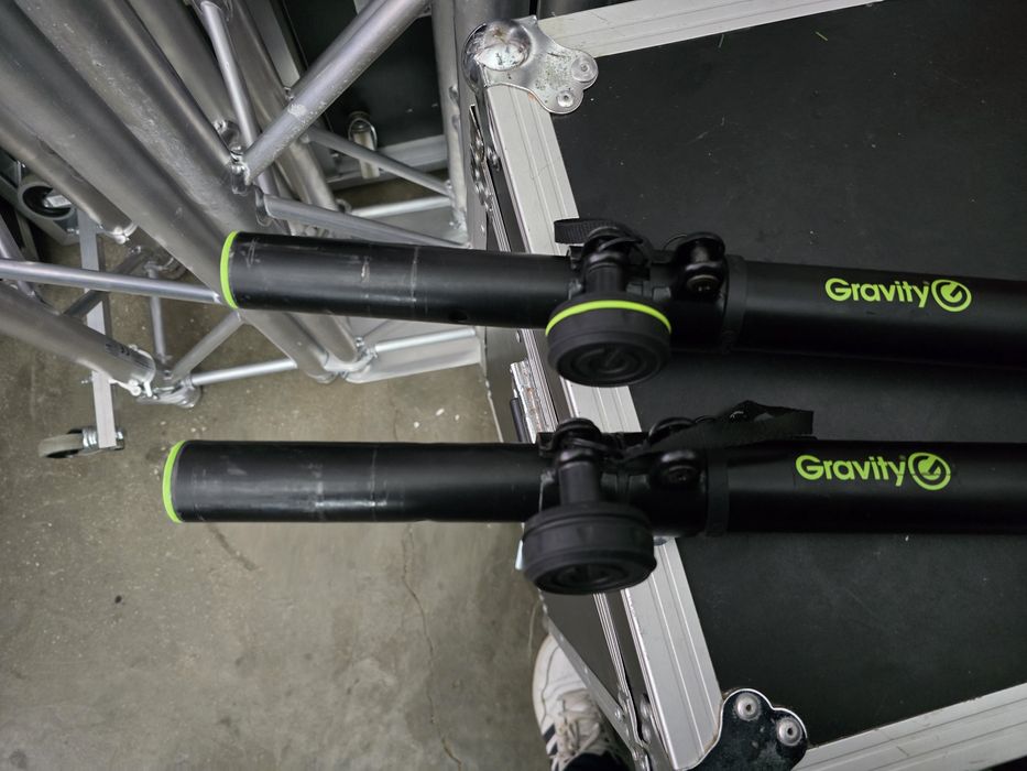 Gravity стойки-пилони