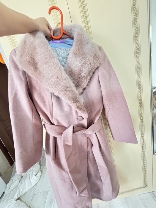 Женский пальтолар,койлек сатылады,