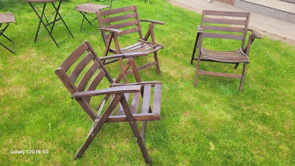 Стол подходящ и за бюро