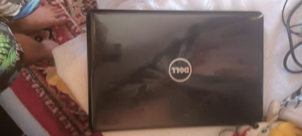 Vind doua laptopuri dell si asus