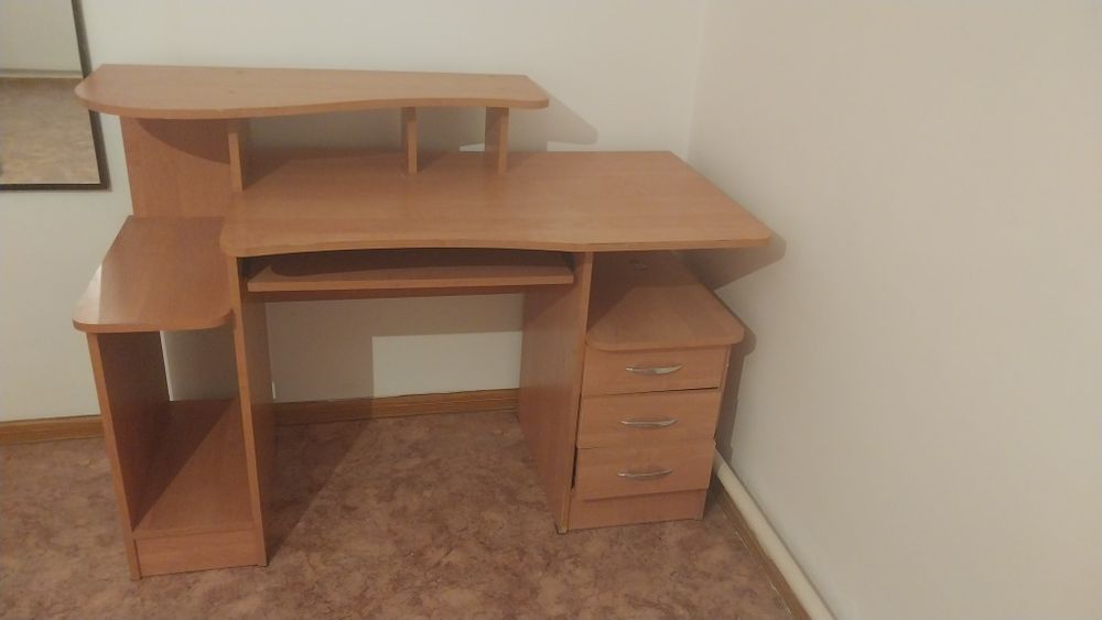 Б у парта в хорошем состоянии