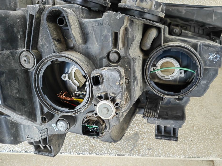 Фар Hyundai H350 ляв / Фар Хюндай Х350 Оригинален