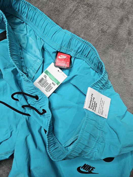 Нов Мъжки Nike Tech Men's Woven Trousers

Размер L 

Нов с Етикет 

Це