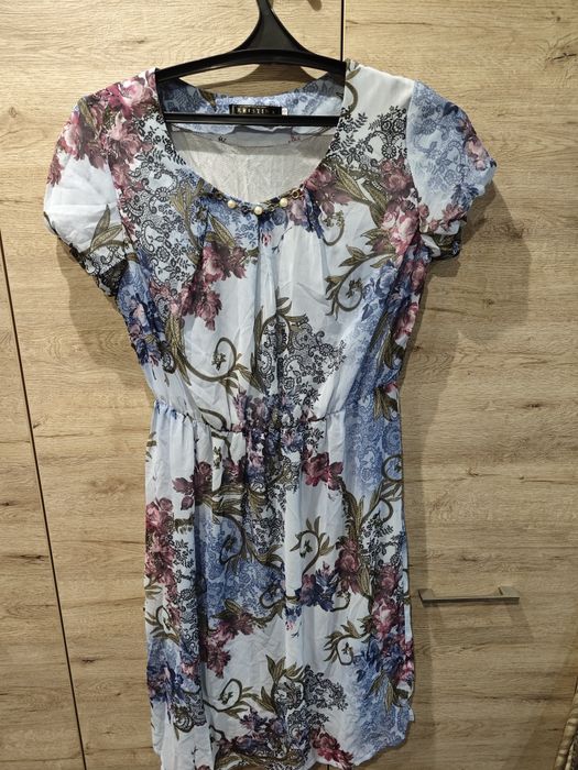 Продам женские платья