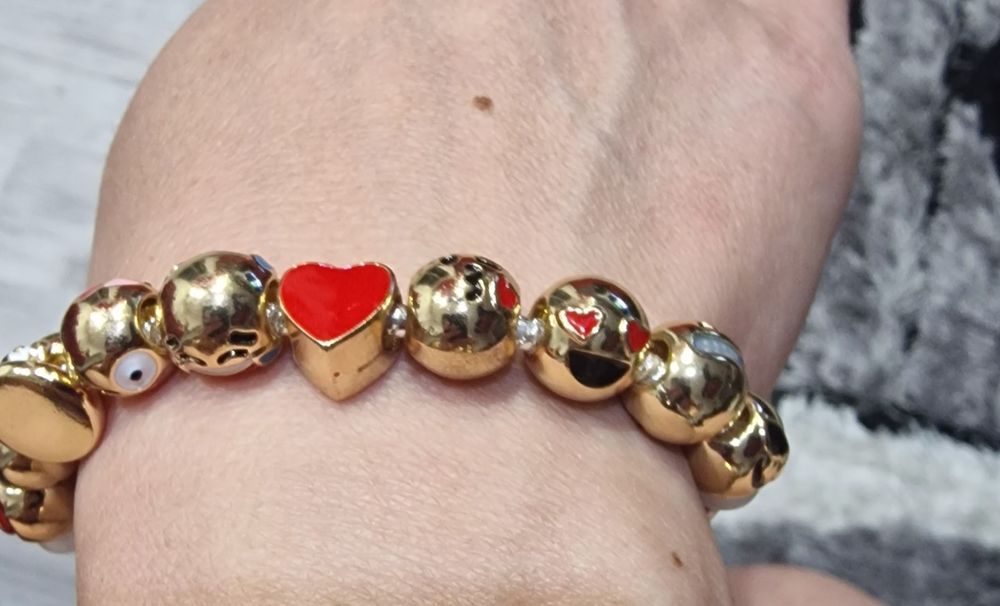 Гривничка emojem