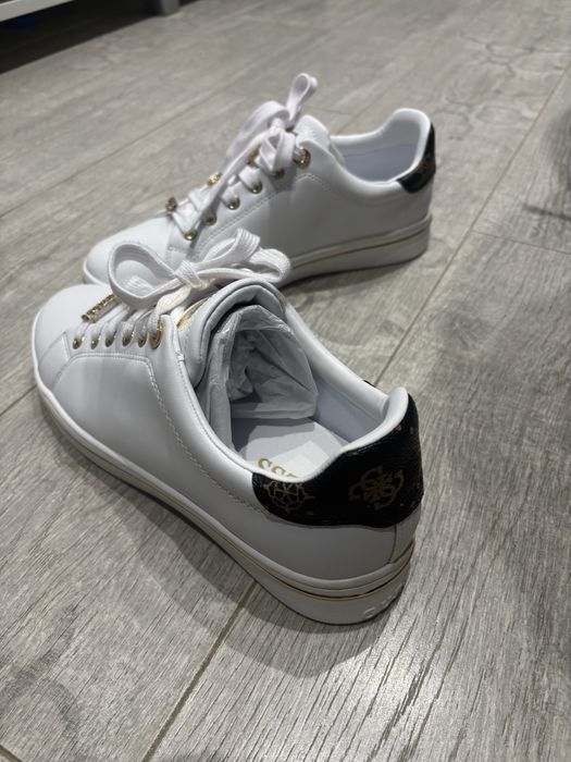 Маратонки Guess 41номер