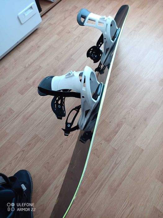 Placă snowboard  + Boots  + Legături snowboard + Cască  snowboard -NOI