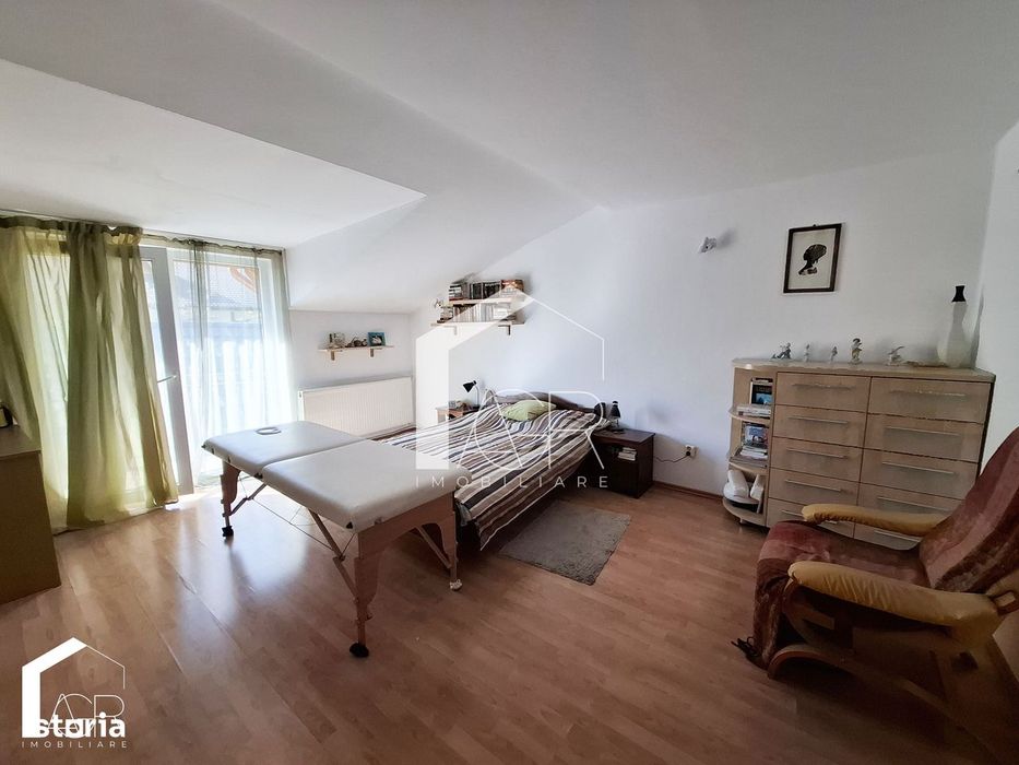 Casa tip duplex cu 6 camere, zona Republicii