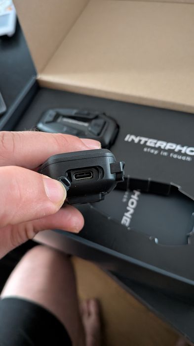 Intercom moto Interphone Cellularline U-COM 8R NOU NEFOLOSIT