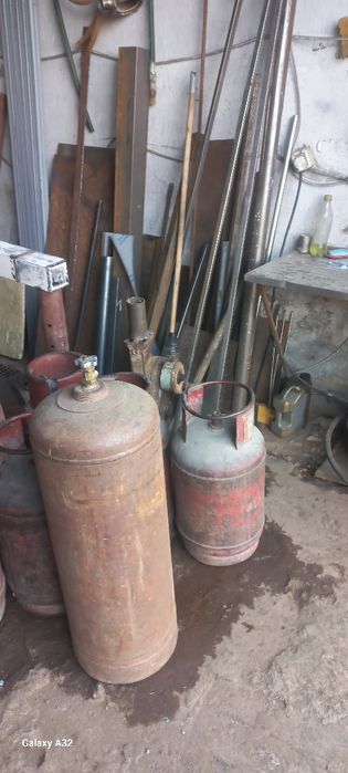 Продам газ балонй