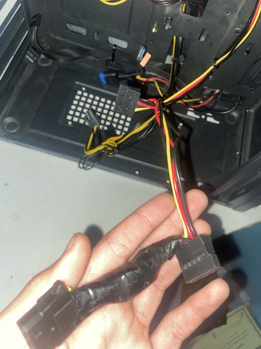 carcasa cu sursa pc