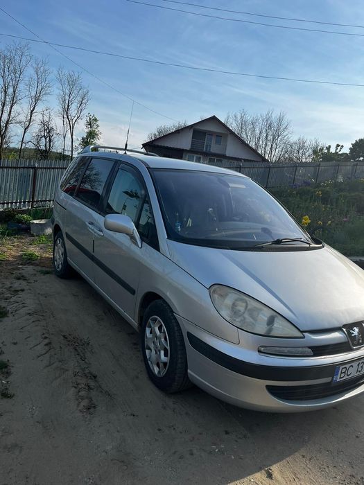 Vând Peugeot 807