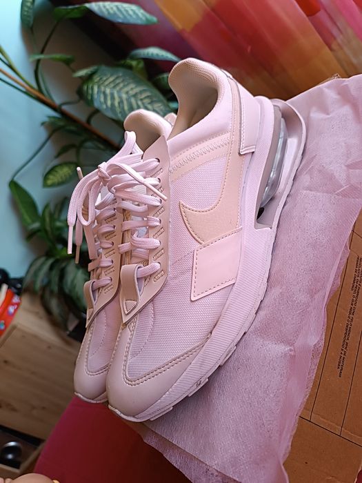 Маратонки и кецове Nike