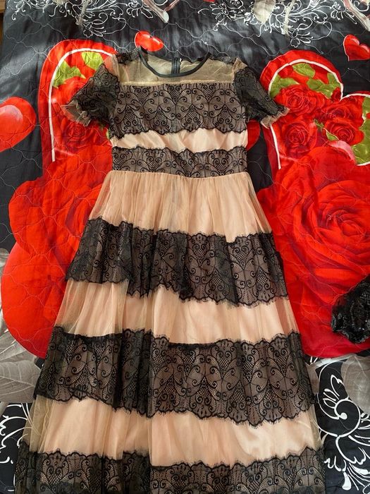 Продам платья по 1000тенге.