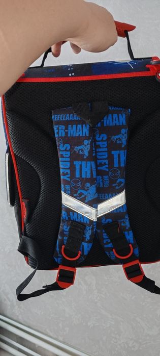 Рюкзак марвел отдам.